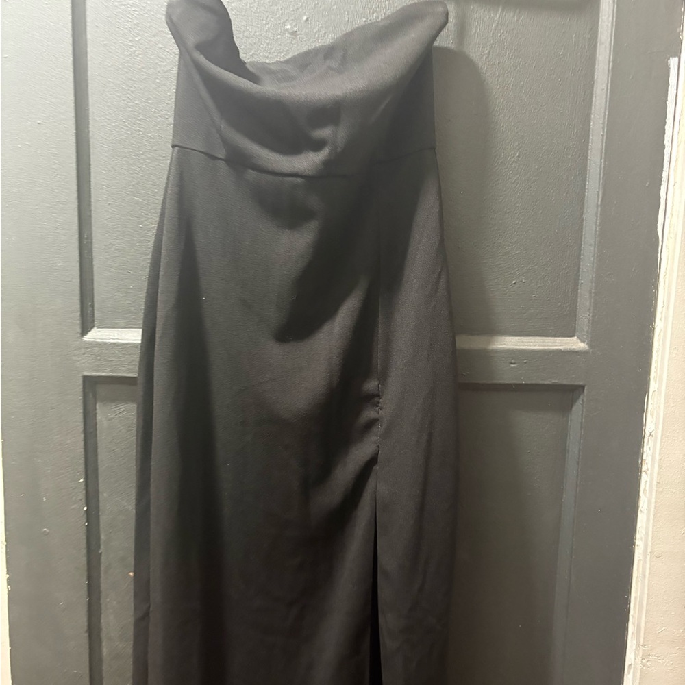 Black long strapless dress